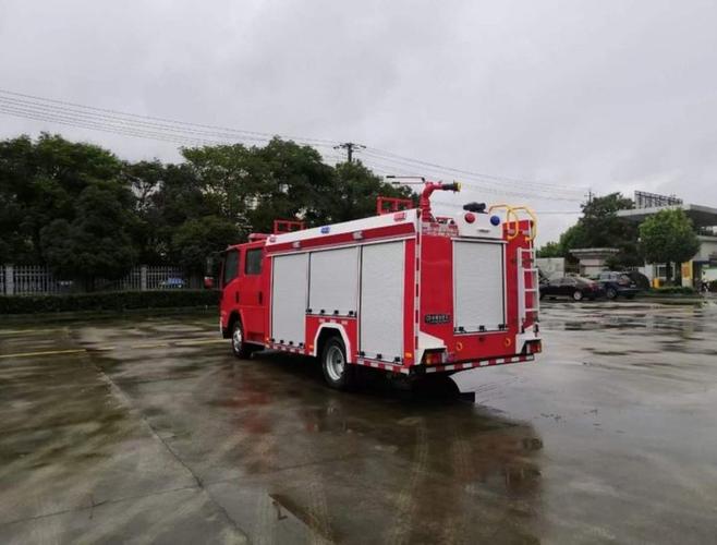 东风D9型联用消防洒水车 专勤消防与洒水功能二合一，工厂直发