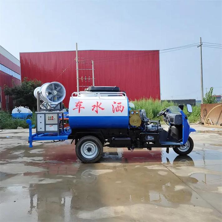 洒水车 城市脉搏里的清澈旋律
