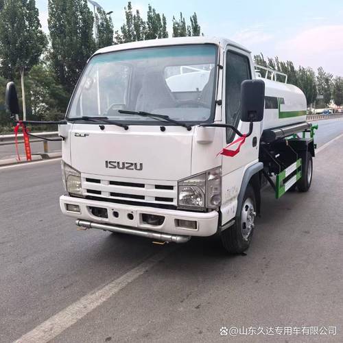三轮洒水车与绿化雾炮车 小型多功能洒水设备全解析